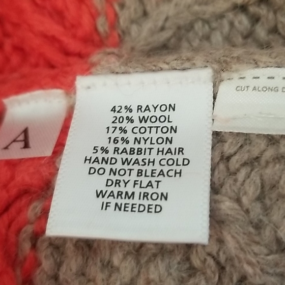 Sweater - Picture 7 of 7